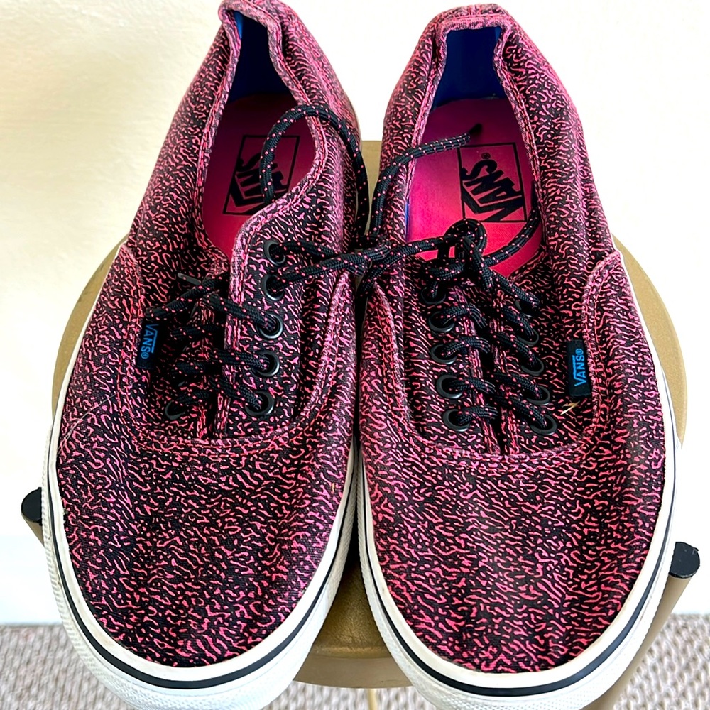 Men’s 9.5 vans pink and black